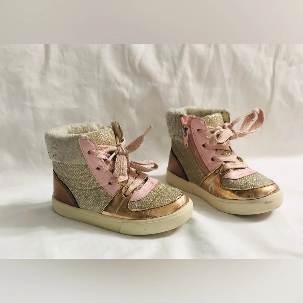 Oshkosh Bgosh Girl’s Sneakers high top:glitter, metallic gold. 8